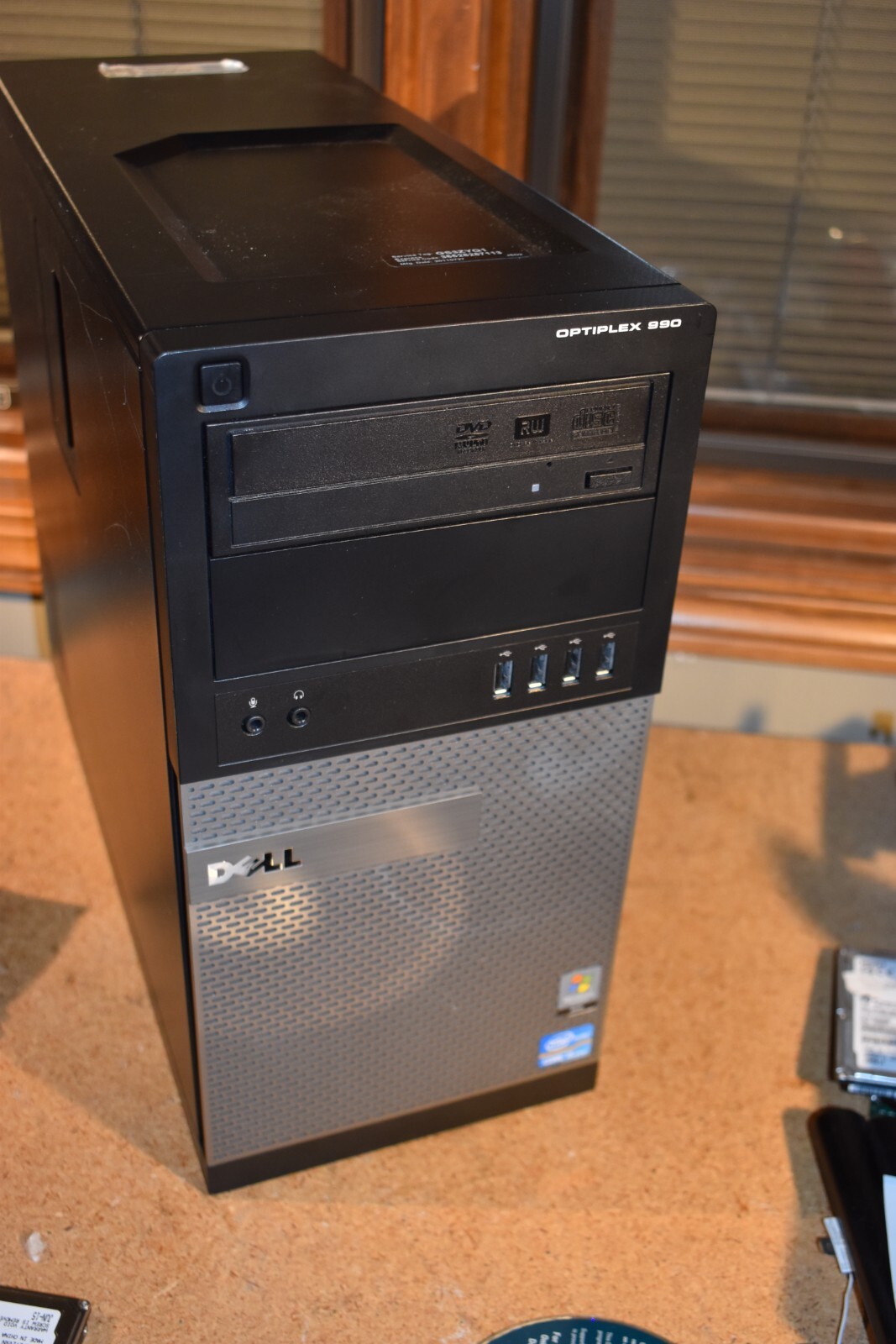Dell Optiplex Desktop Quad Core i5-2500 3.3GHz 4GB RAM 500GB HD Windows 7 32-Bit