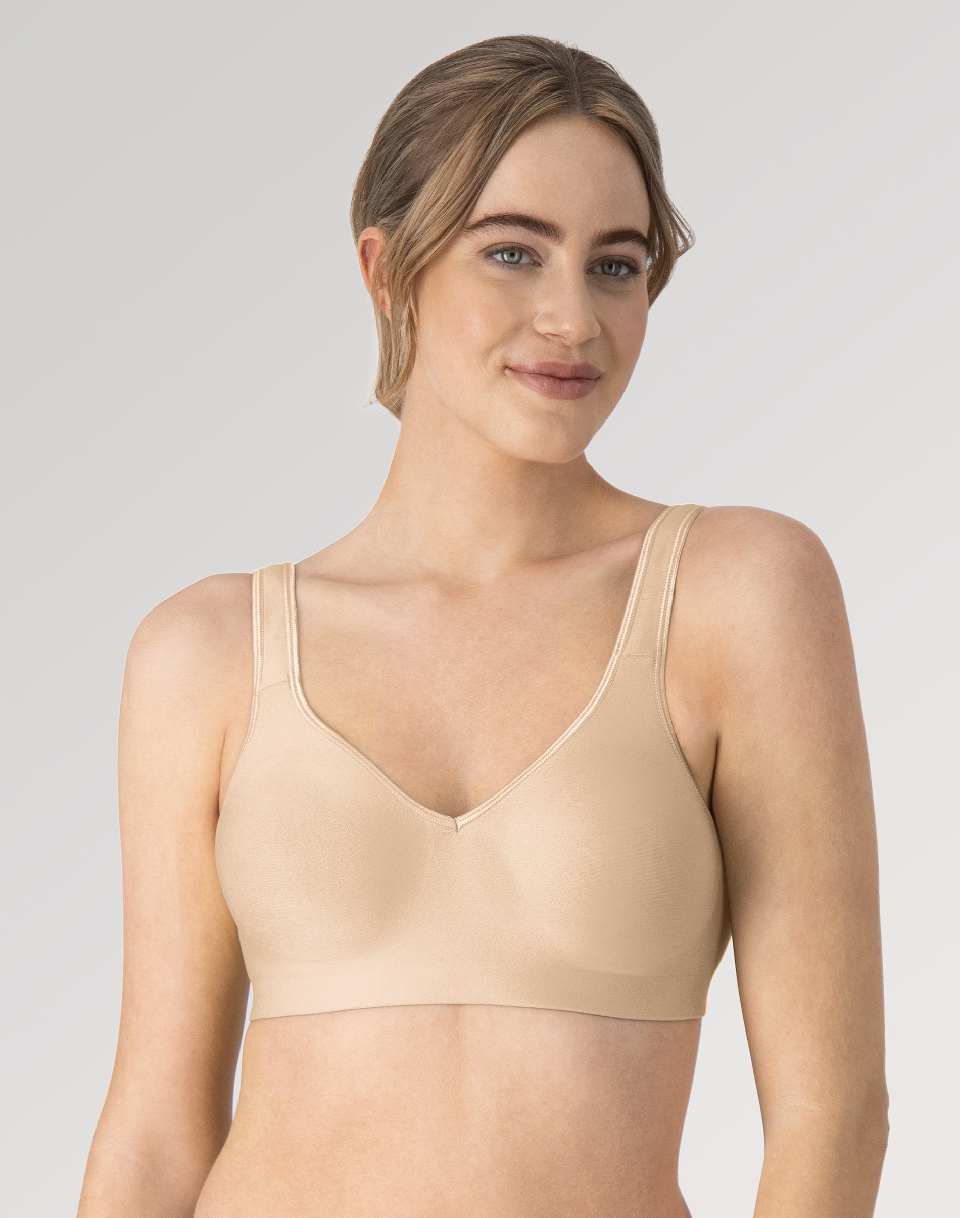 Hanes Comfort Evolution Women’s Wireless T-Shirt Bra with SmoothTec Band Nude M