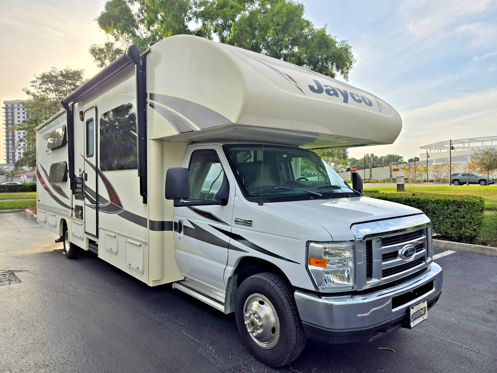 2019 FORD E450 JAYCO GREYHAWK MOTOR HOME WITH 23K MILES RUNS PERFECTLY BEST OFFE
