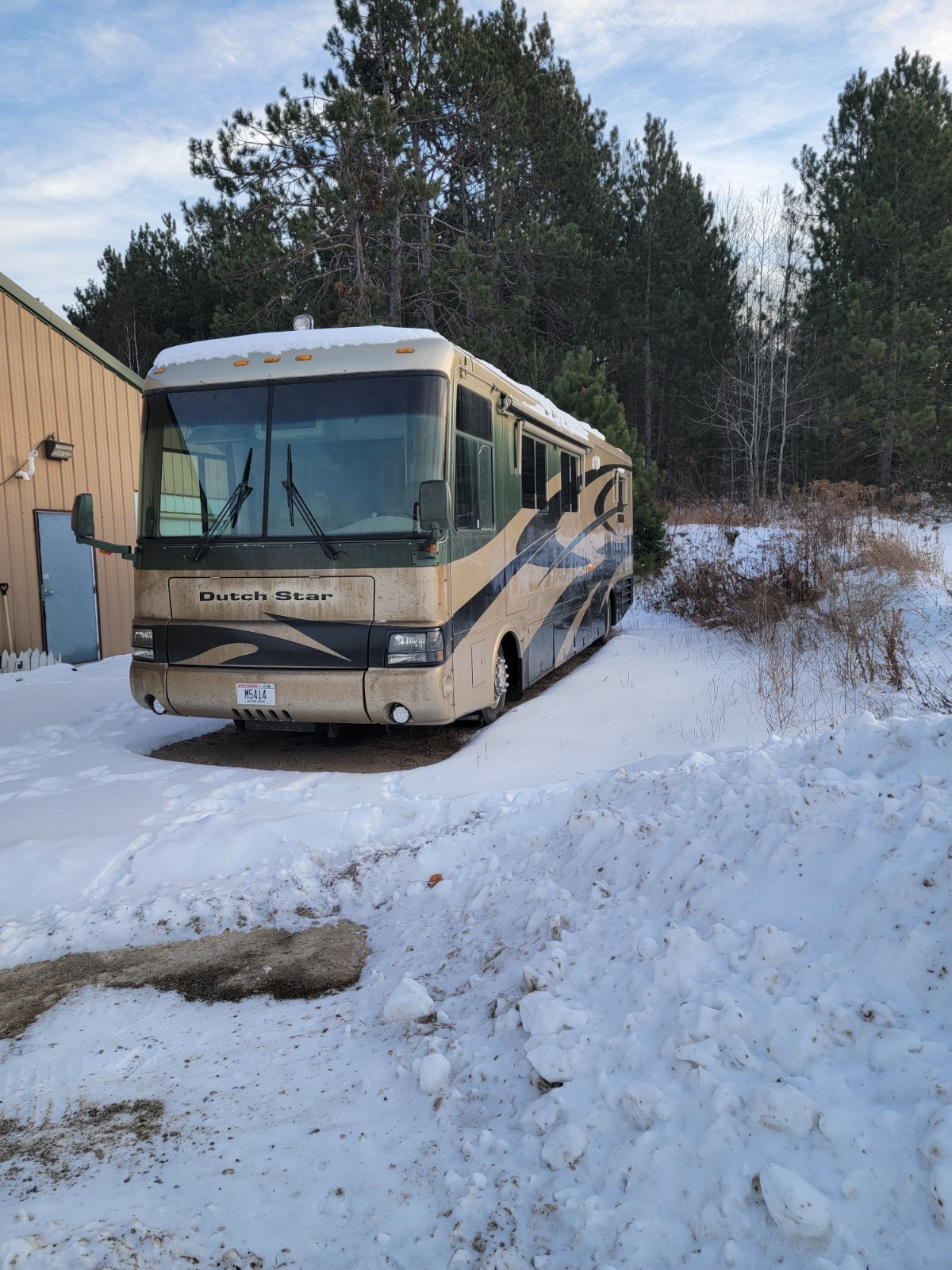 1998 Tan/Green Newmar Dutchstar Diesel Pusher DP3858 38′ Class A