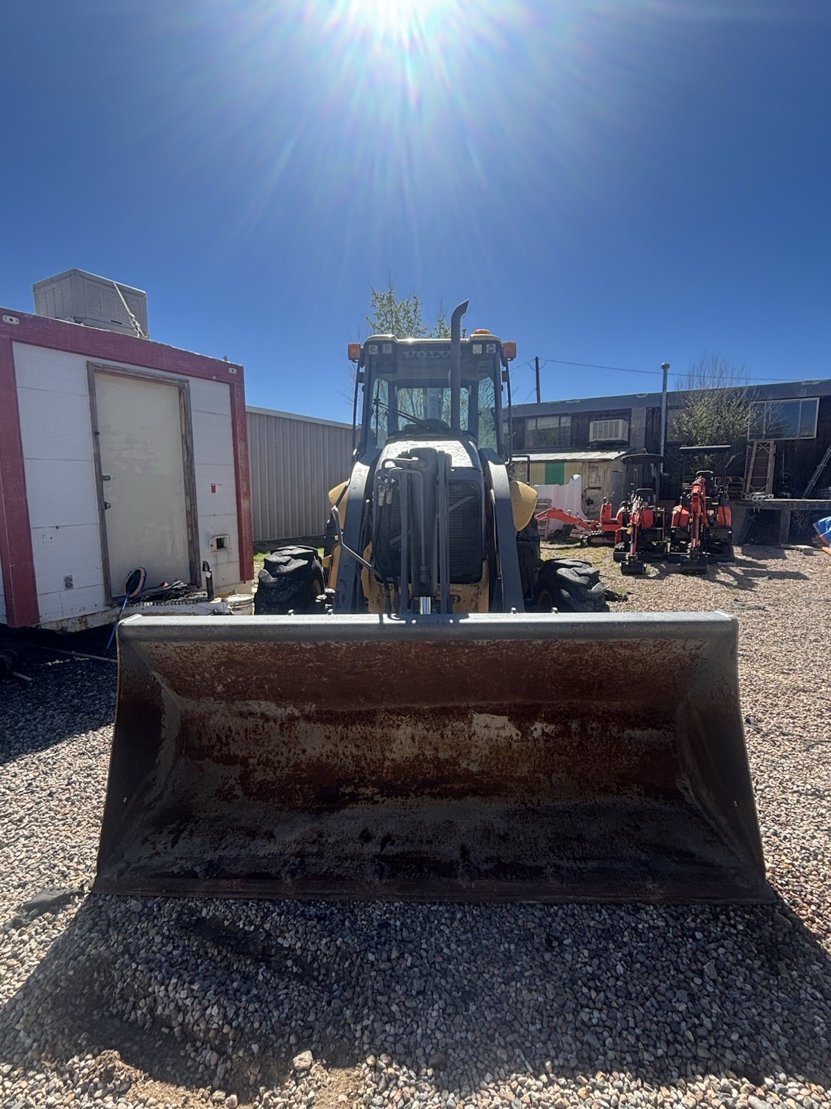 Volvo BL70 Backhoe Loader 2005, 94 HP, 8,001-9,000 lbs, 3,905 Hours