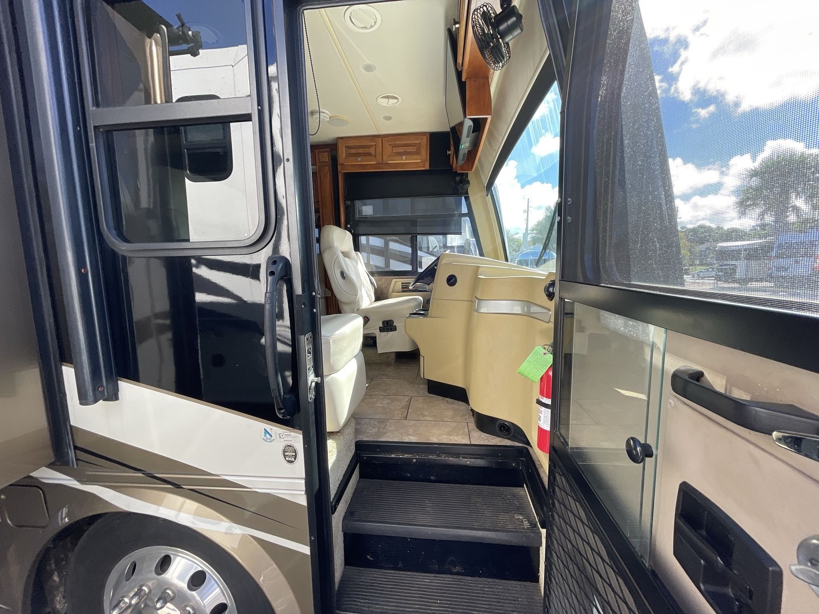 2015 Tiffin Motorhomes Allegro Breeze 32BR