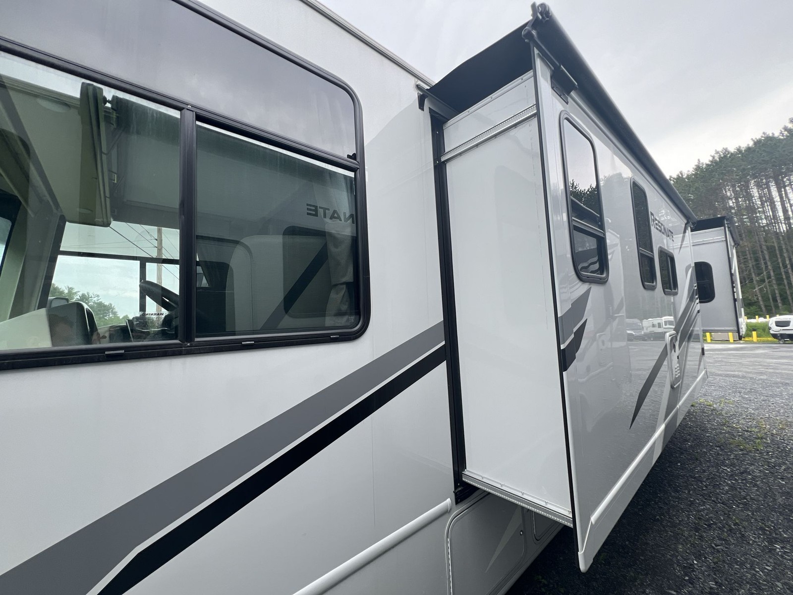 2025 Thor Motor Coach Resonate 30C