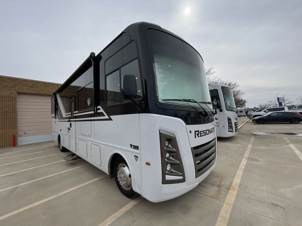 2026 Thor Motor Coach Resonate 32B