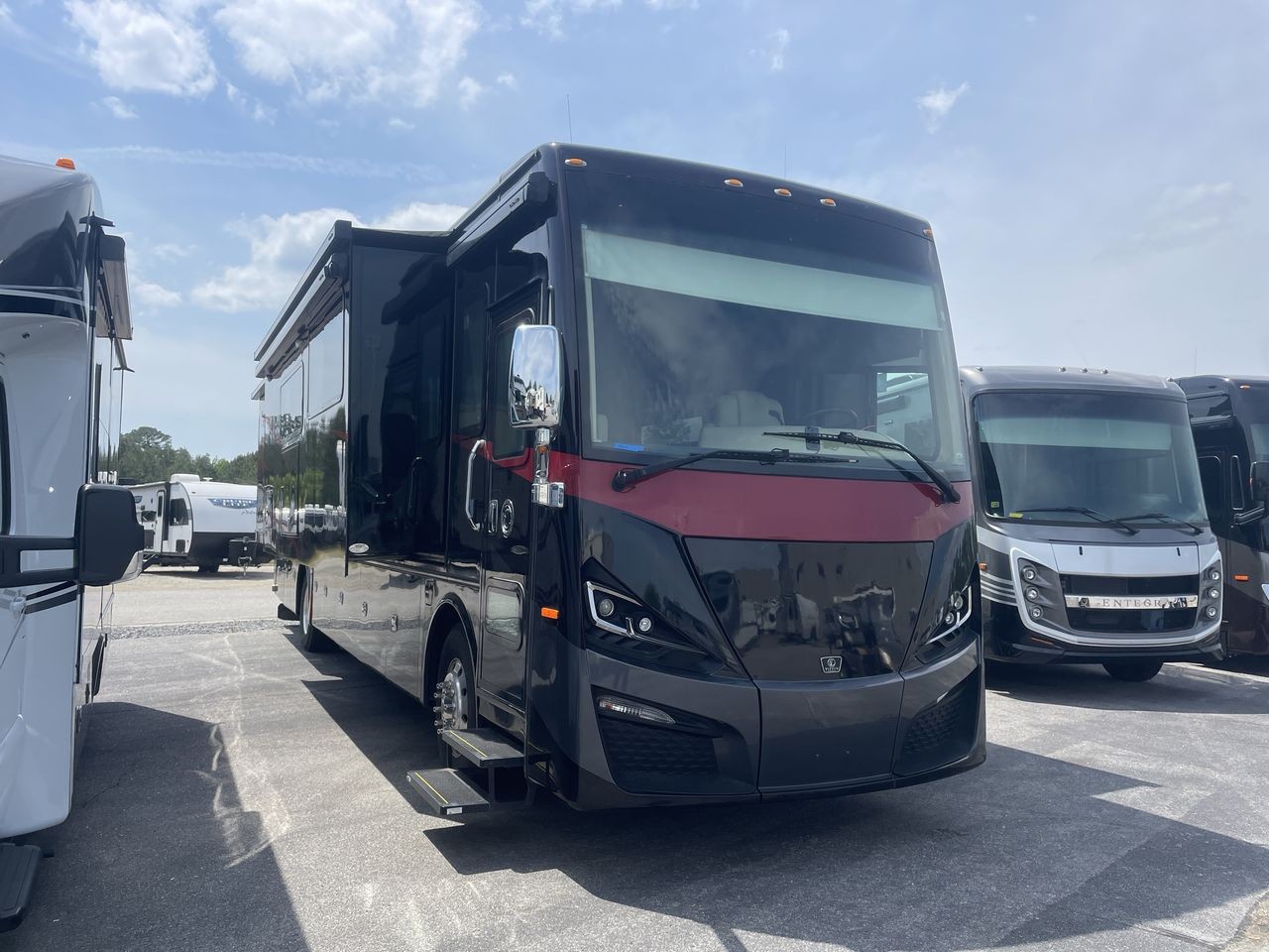 2020 Tiffin Motorhomes Phaeton 40IH
