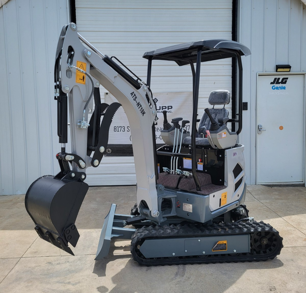 NEW Mini Excavator ATS NT18K 1.4 Ton 14HP Kubota Diesel Engine Side Swing Boom