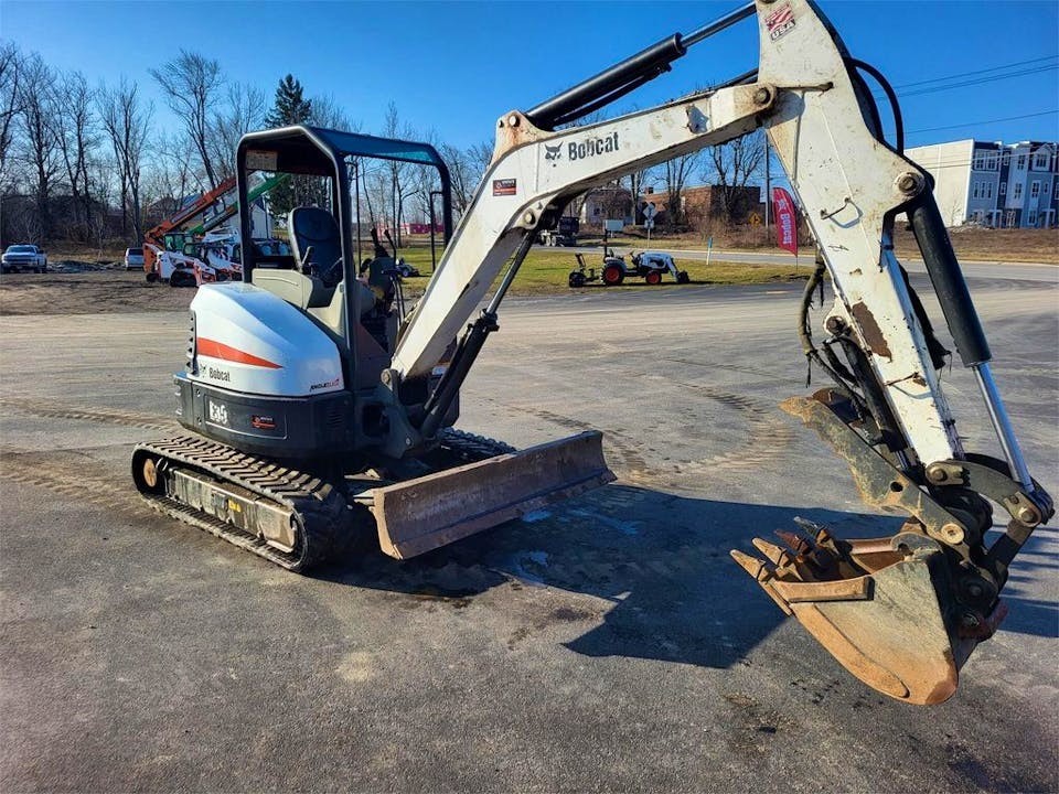 2015 bobcat e35 w/cab and air