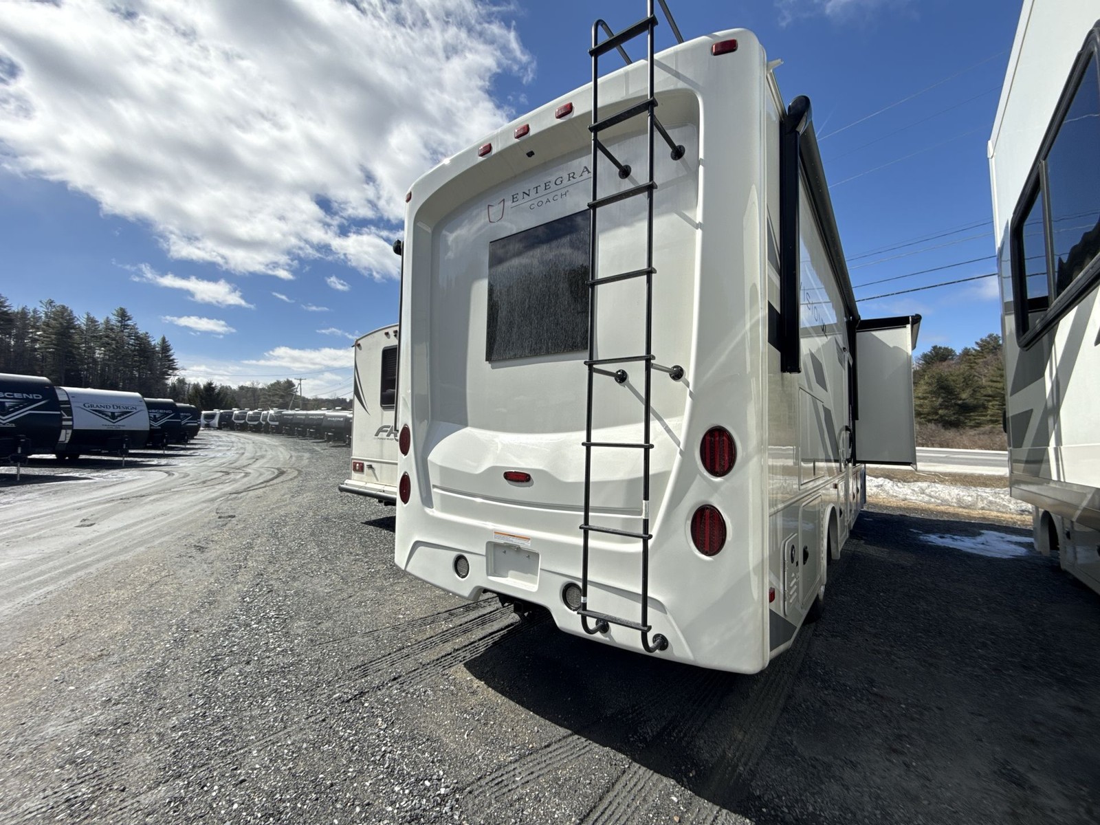 2026 Entegra Coach Vision XL 31UL