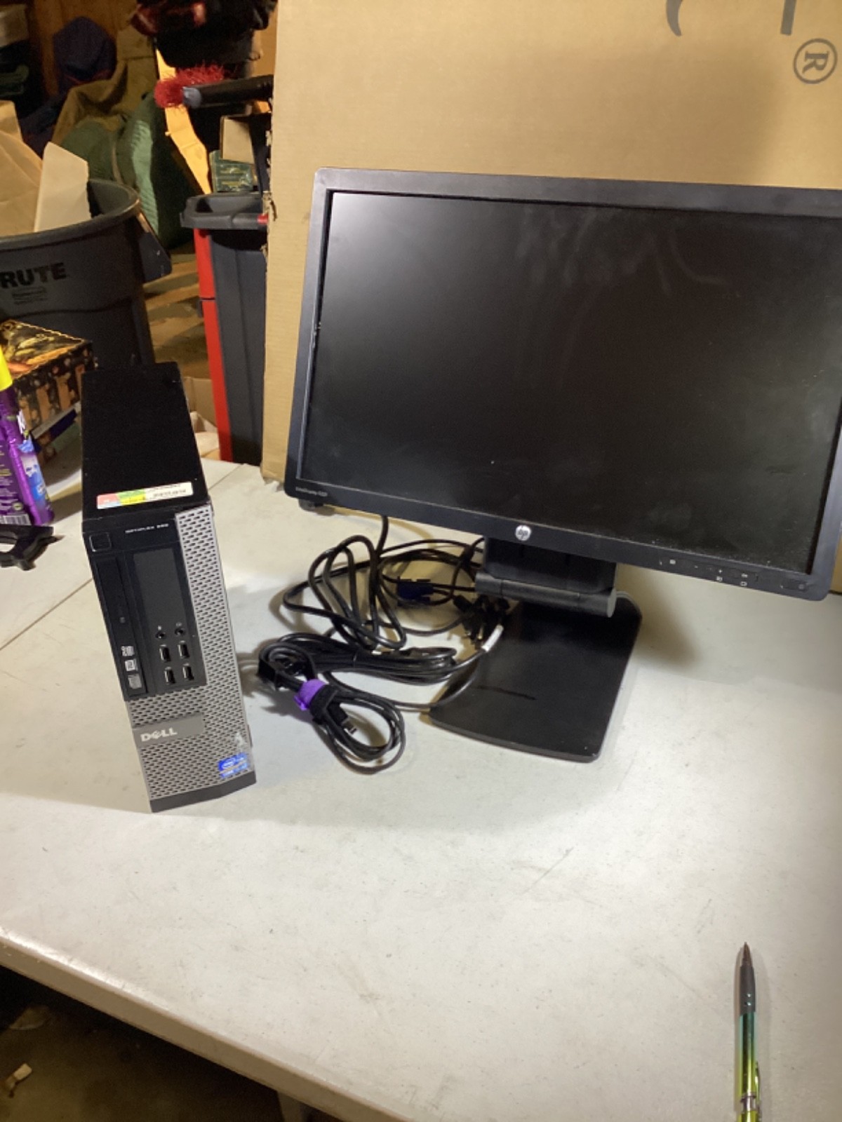 Dell Optiplex 990 Desktop Computer Model: D03S & HP Elite Display Monitor