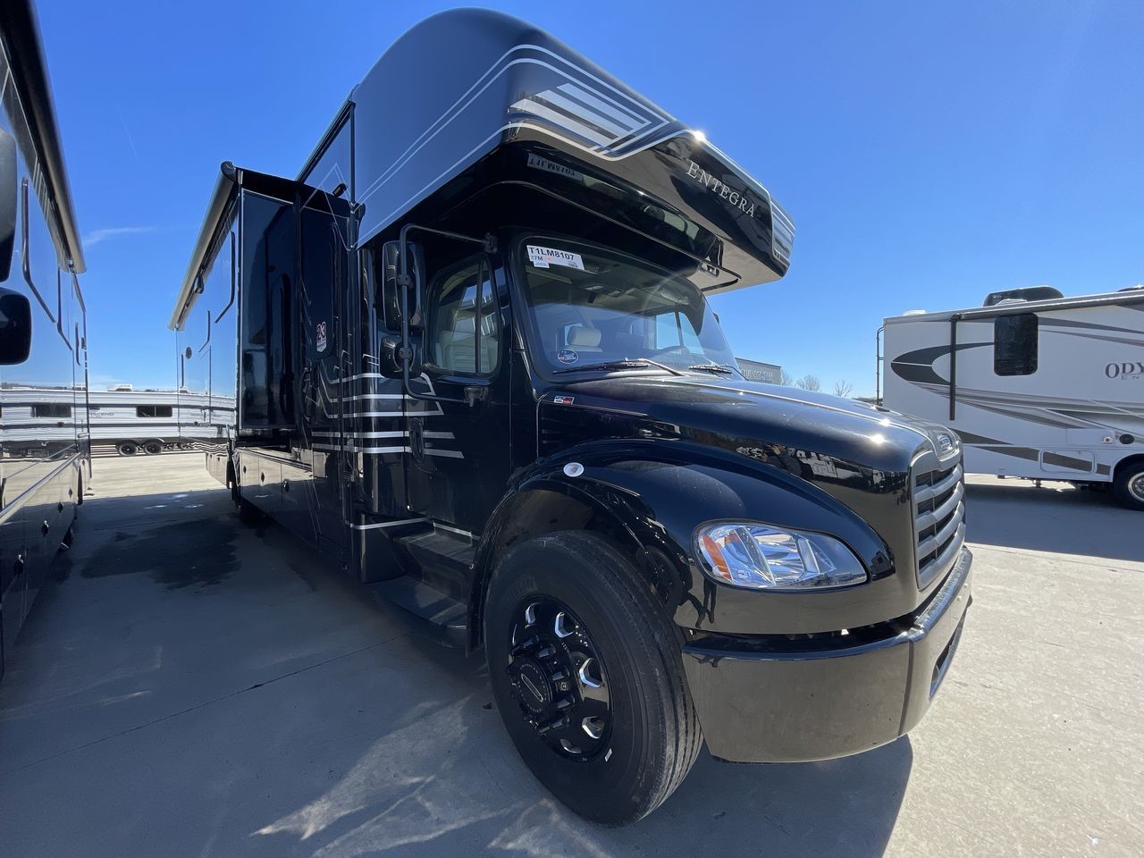 2026 Entegra Coach Accolade XL 37M
