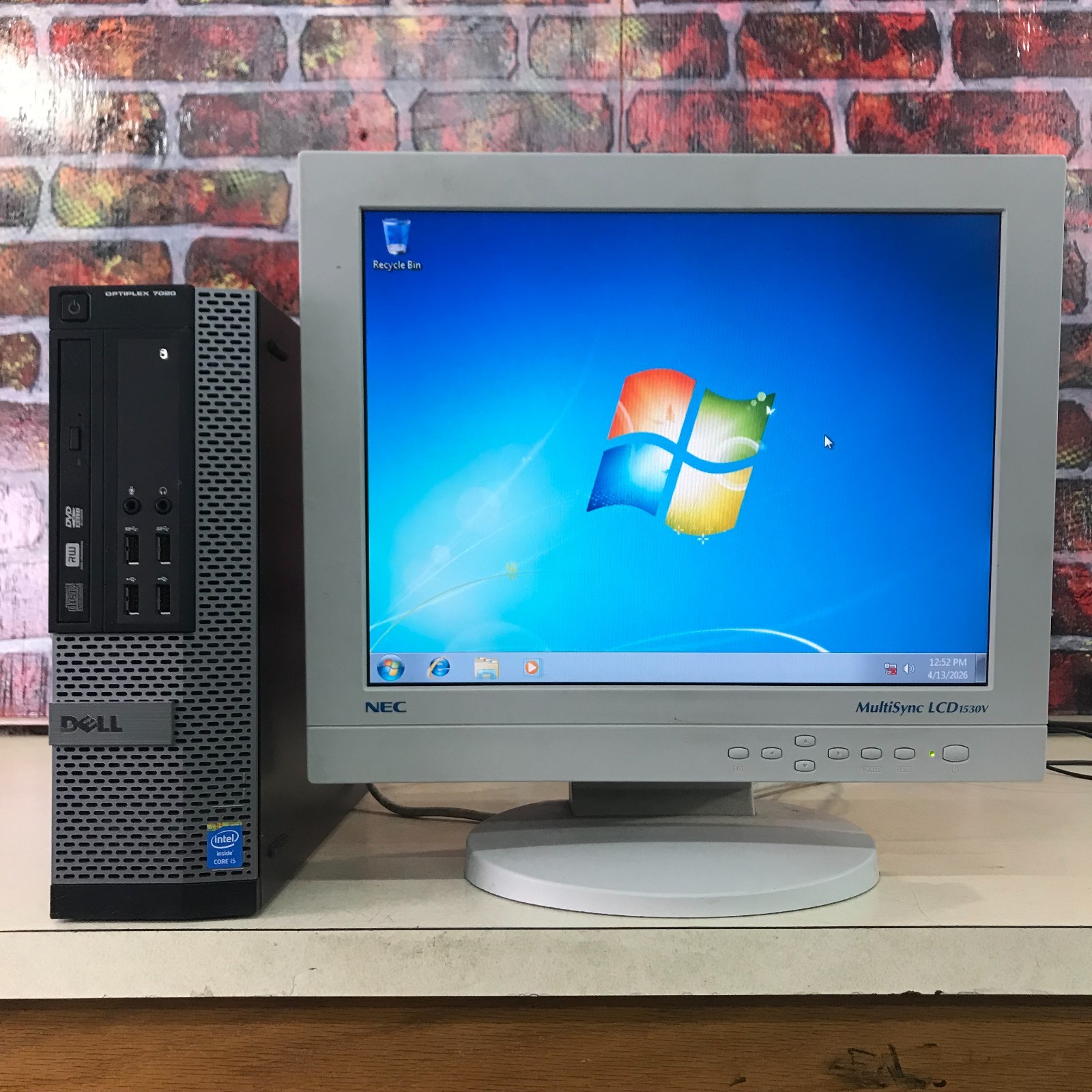DELL OptiPlex 7020 SFF PC i5-4590 3.30GHz 8GB RAM 500GB HDD Windows 7 Pro 64-Bit