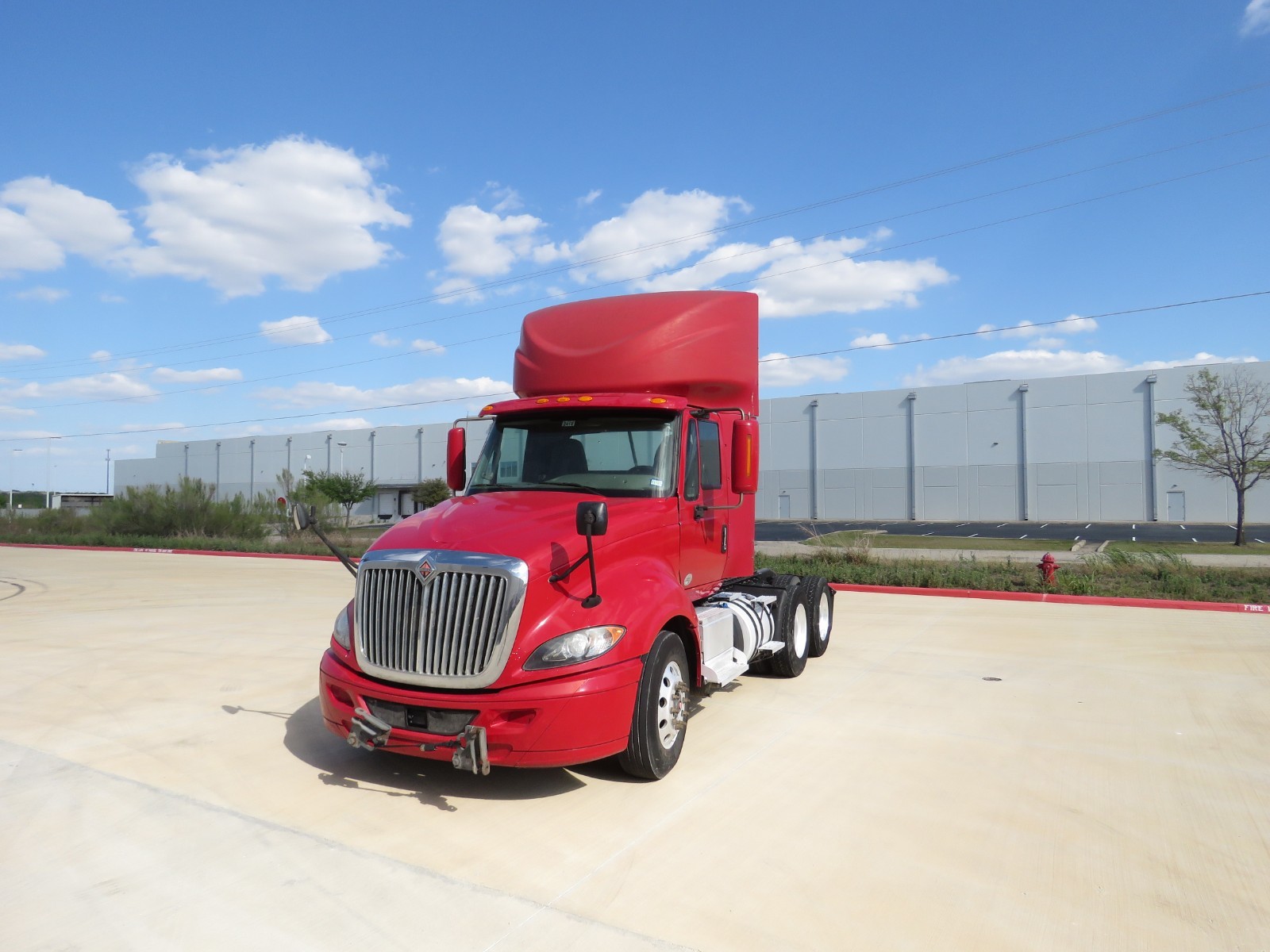 International ProStar Hi-Roof Day Cab, ONLY 560K MILES!  Cummins X15 Engine!