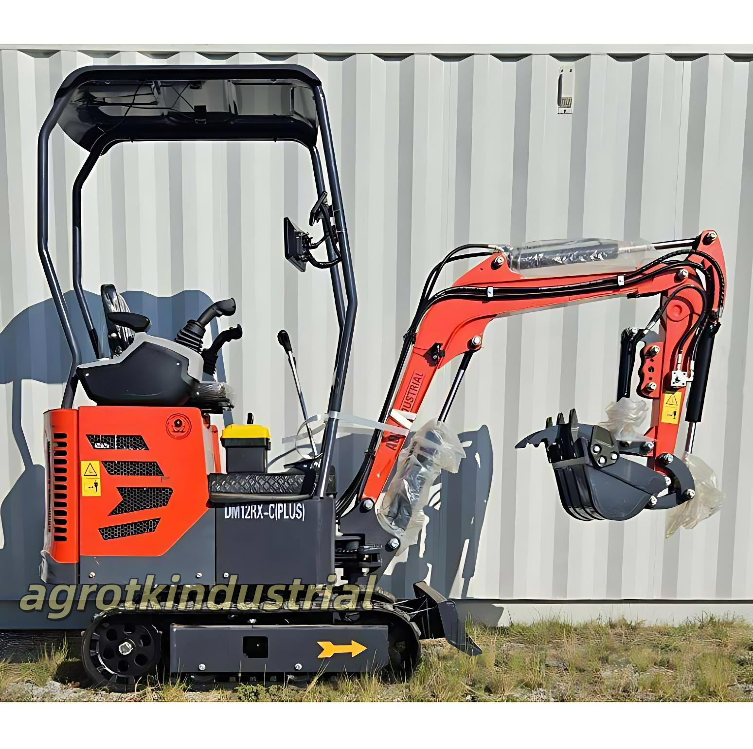 AGT Mini Excavator Digger 13.5hp GasB&S Engine w/Pilot Control Dual Display 1Ton