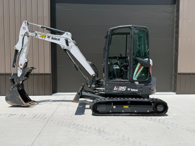 2021 Bobcat E35i Mini Excavator – ONLY 373.3 Hours – Includes 2 Tooth Buckets