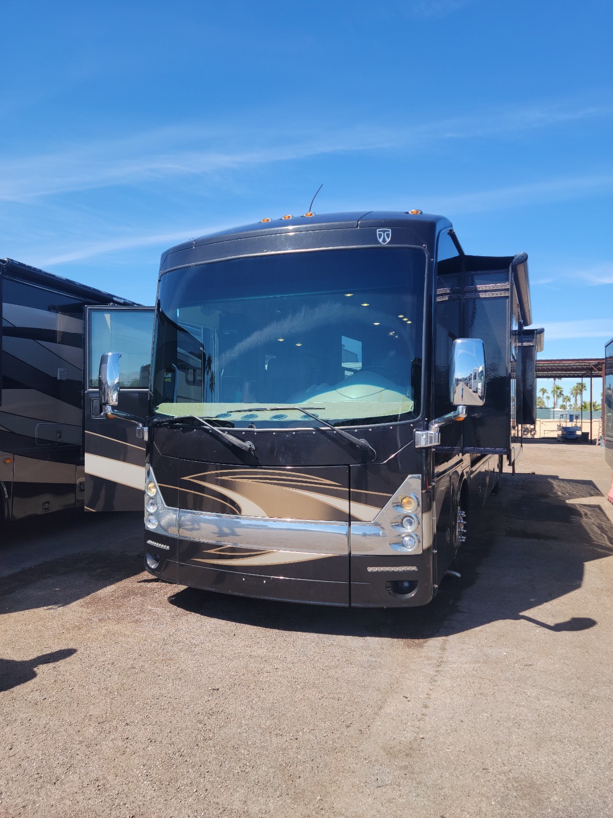 2015 Thor Tuscany 40 KQ – Luxury Class A Diesel Pusher