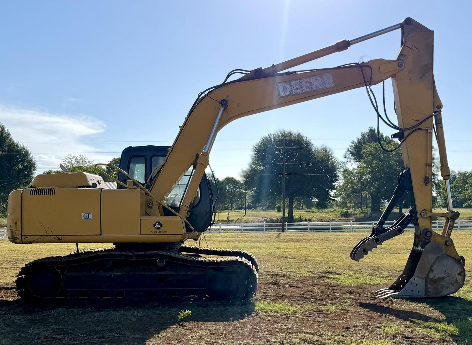 2006 JOHN DEERE 160C LC CAB EXCAVATOR WITH MANUAL THUMB