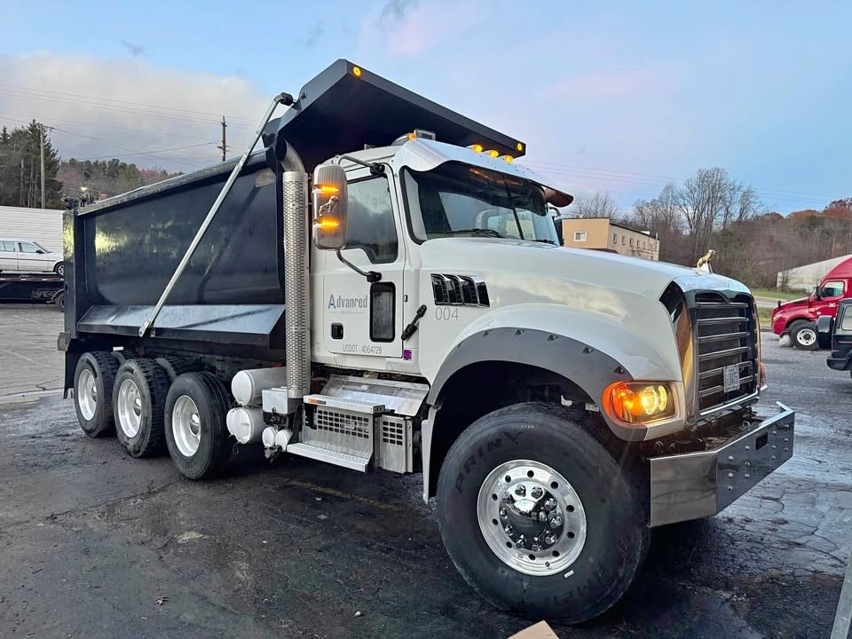 2019 Mack Granite Tri-Axle Dump Truck – MP8 – Automatic