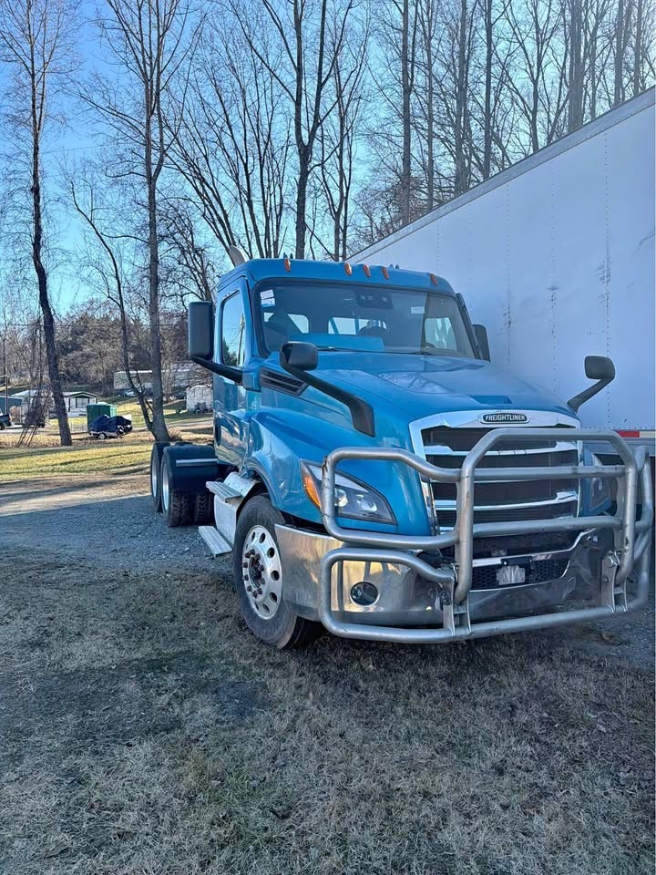 2021 Freightliner Cascadia