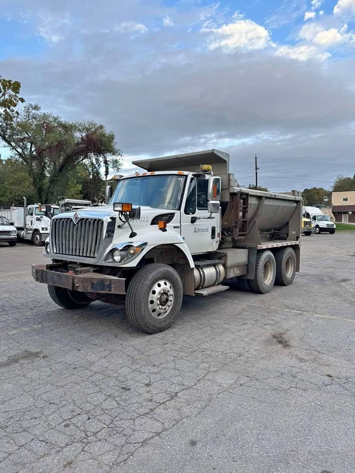 2010 International 7500 SFA 6X4 Tandem-Axle Dump Truck