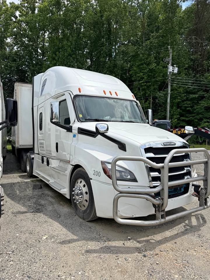 2021 Freightliner Cascadia DD15 DT12 Automatic