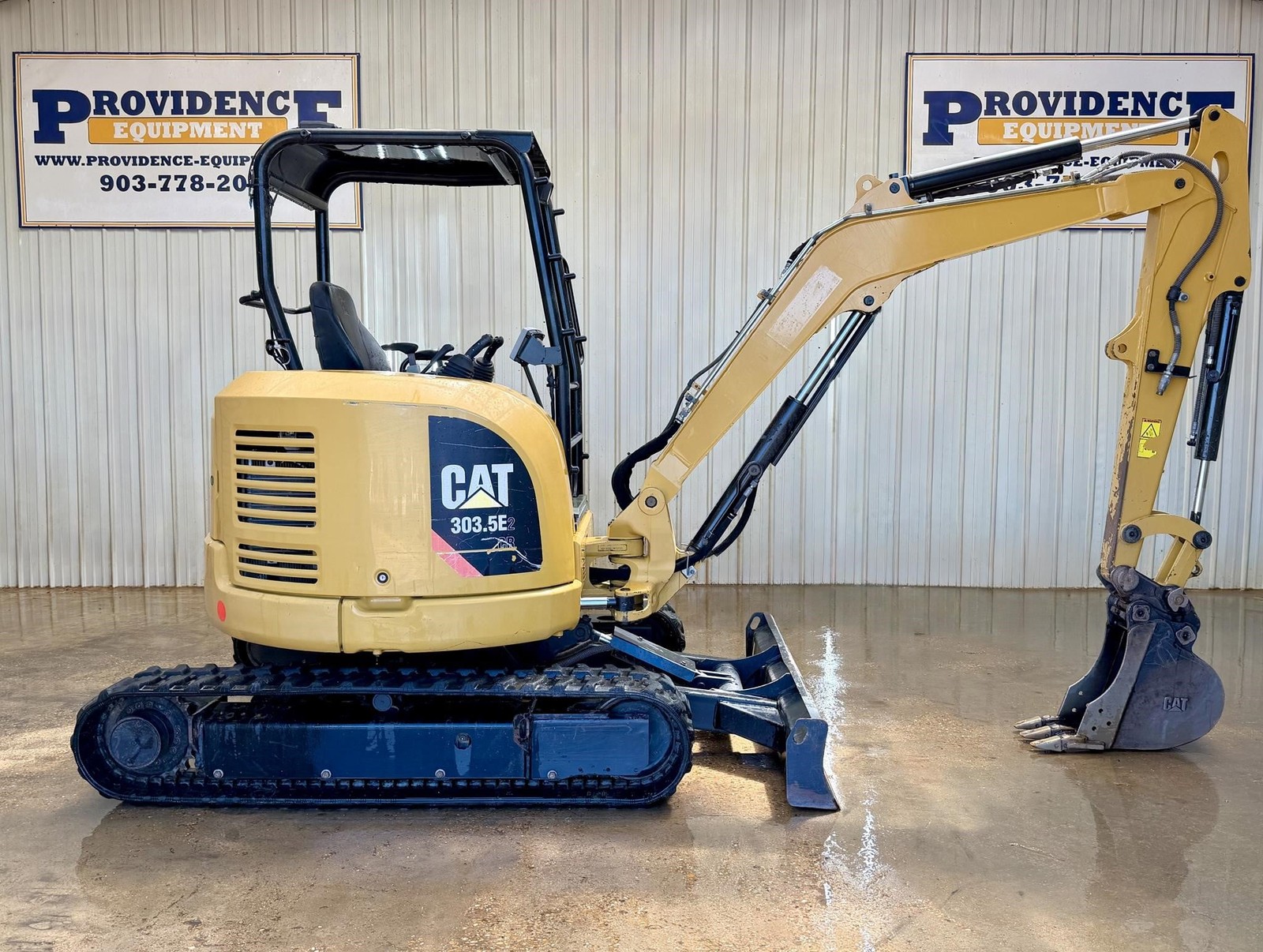 2015 CATERPILLAR 303.5E2 CR OROPS STRAIGHT BLADE MINI TRACK EXCAVATOR