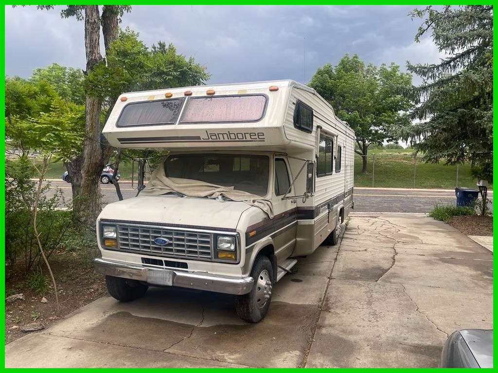 1989 Jamboree Econoline 26’ Motorhome – with Generator