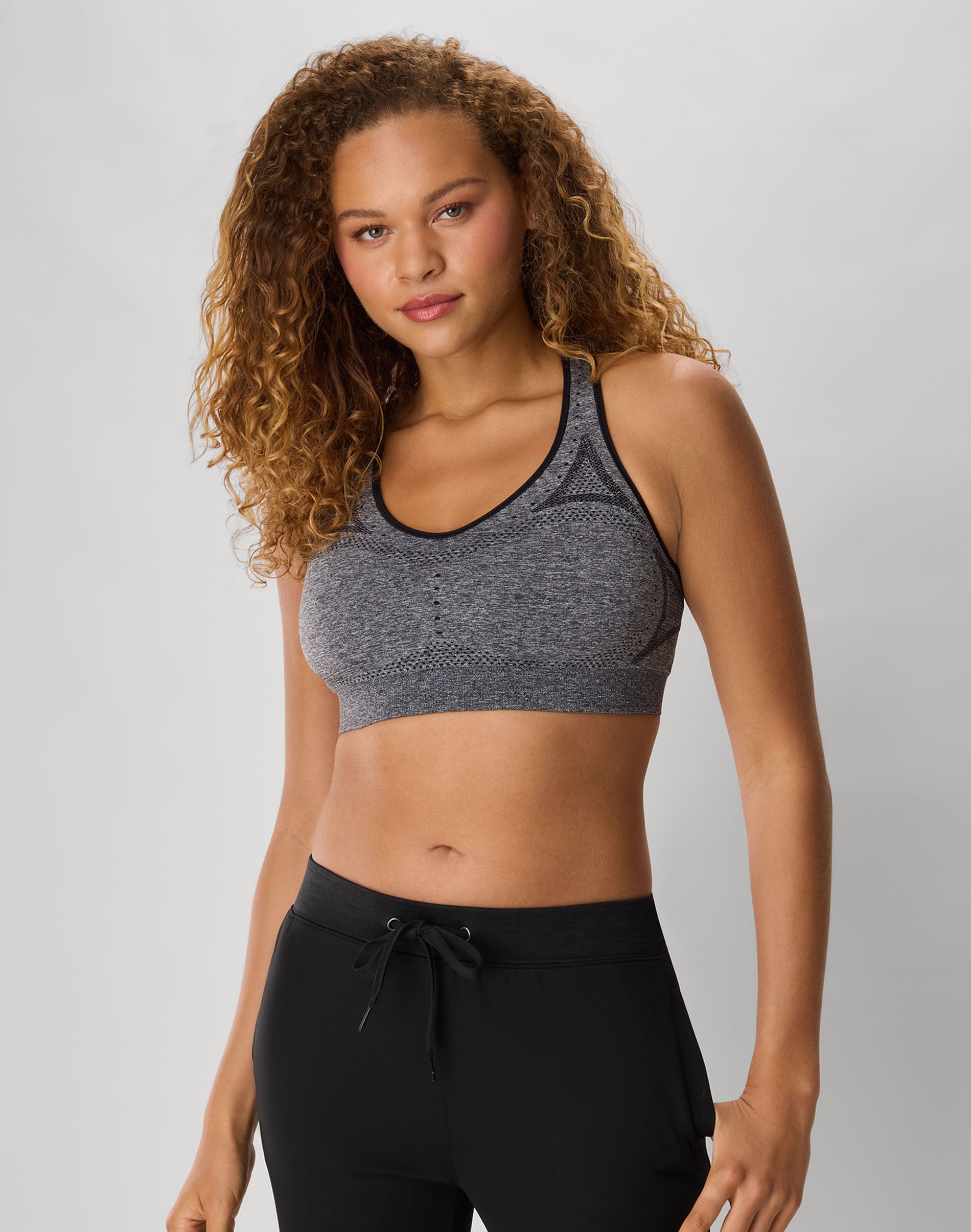 Hanes Sport Women’s Seamless Racerback Sports Bra Ebony Heather XL