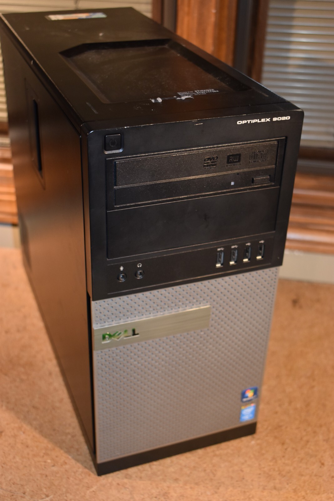Dell Optiplex 9020 Quad Core i5-4590 3.3GHz 500GB Radeon R5-240 Windows 7 32-bit