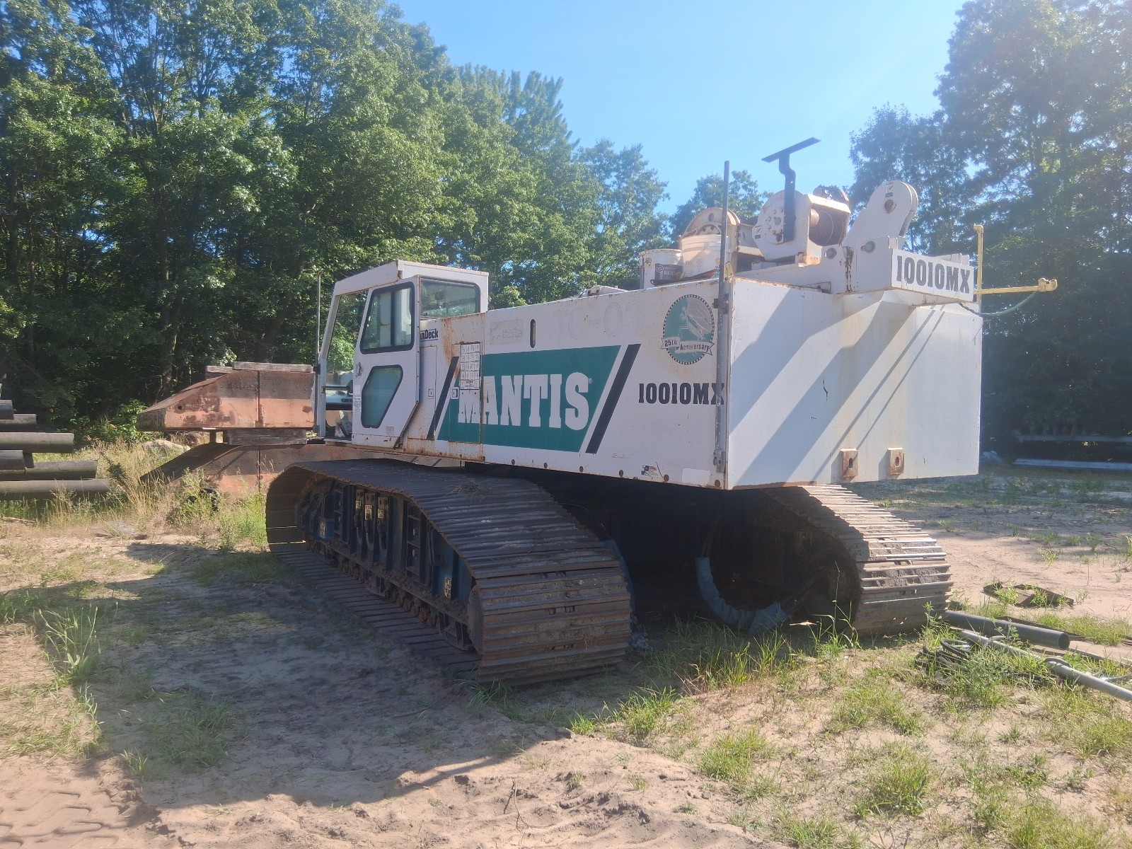 Mantis 10010MX crane car body