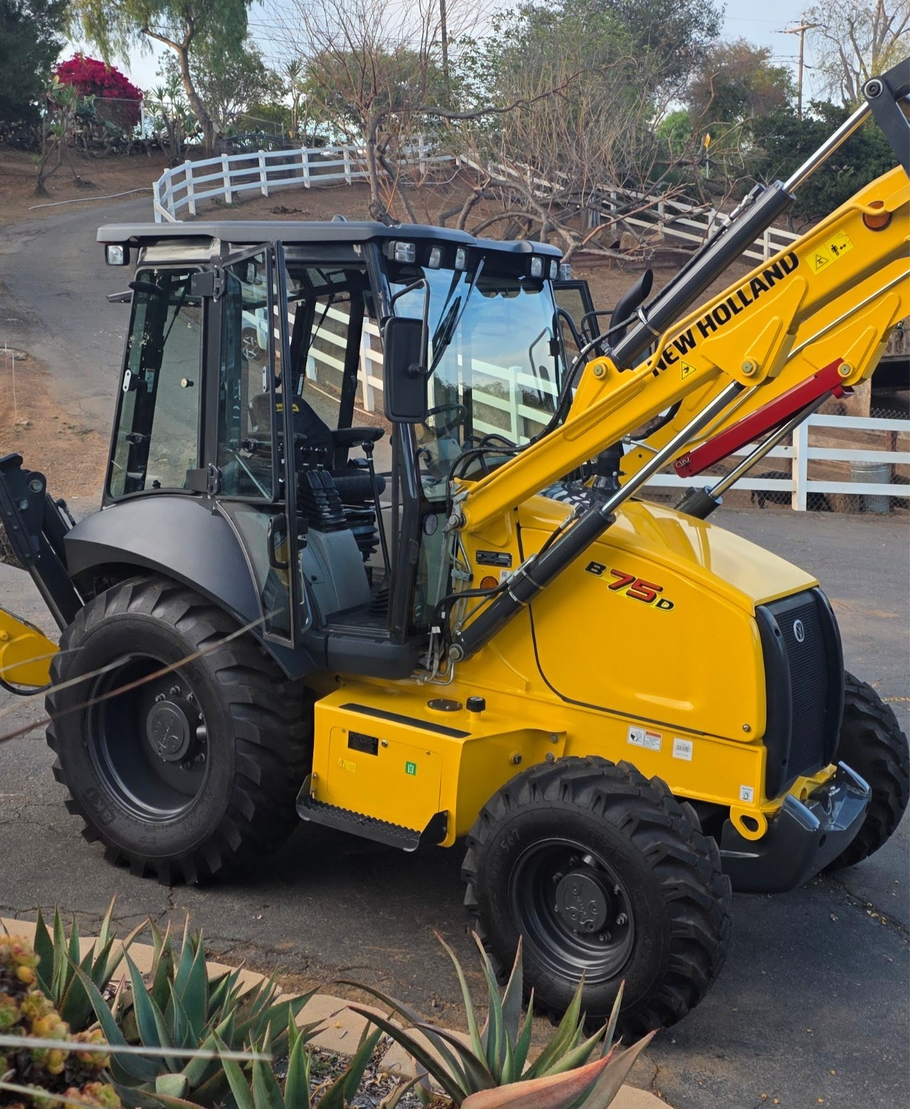 New 2022 B75D Backhoe excavator loader extendahoe