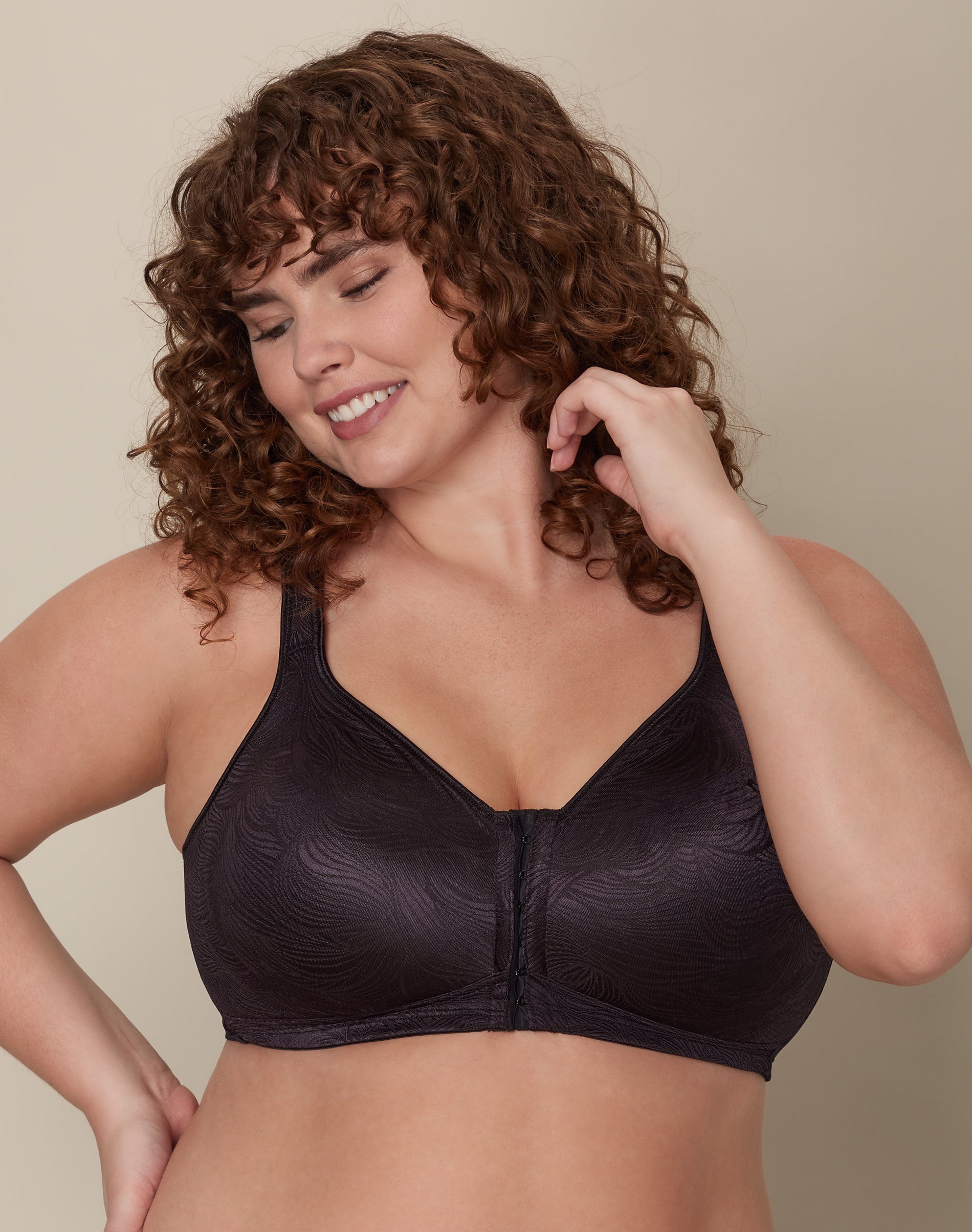 Playtex 18 Hour Front Close Wireless Bra with Back Support Black 40DD Women’s