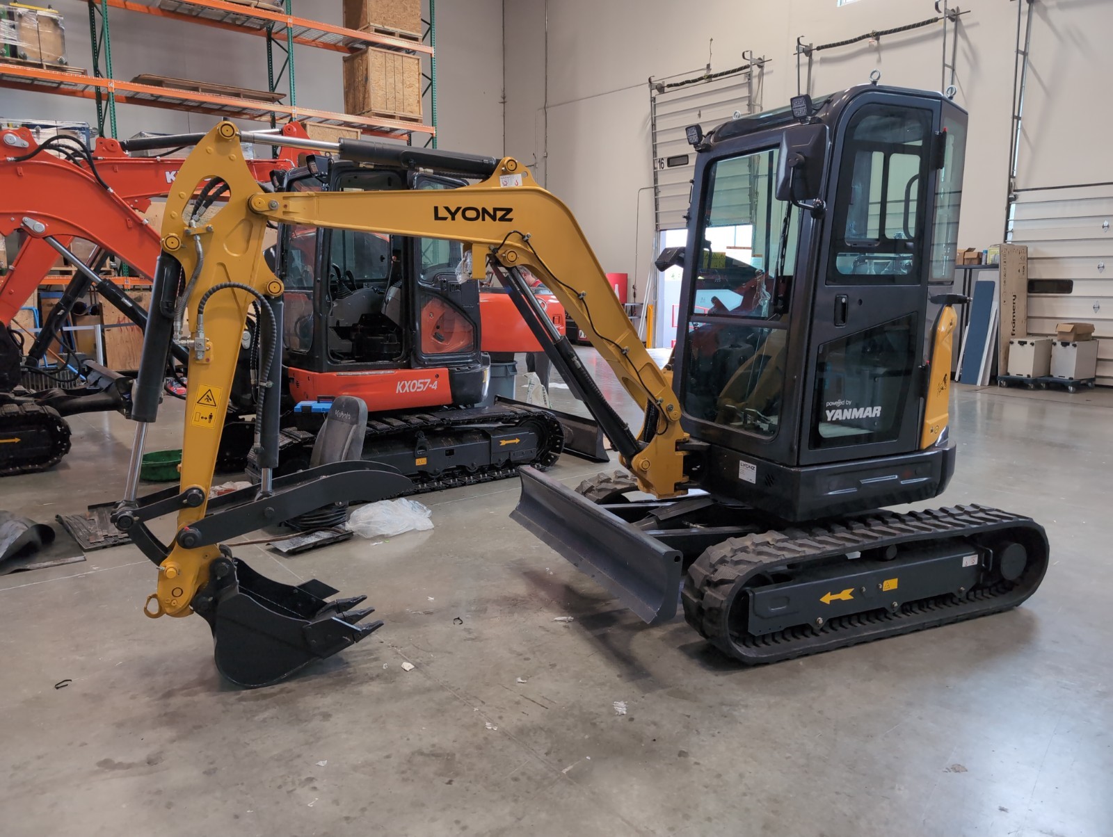 2025 LYONZ XE-35 Mini Excavator 3-ton 20HP 6,173 lbs w/ Yanmar Diesel Engine