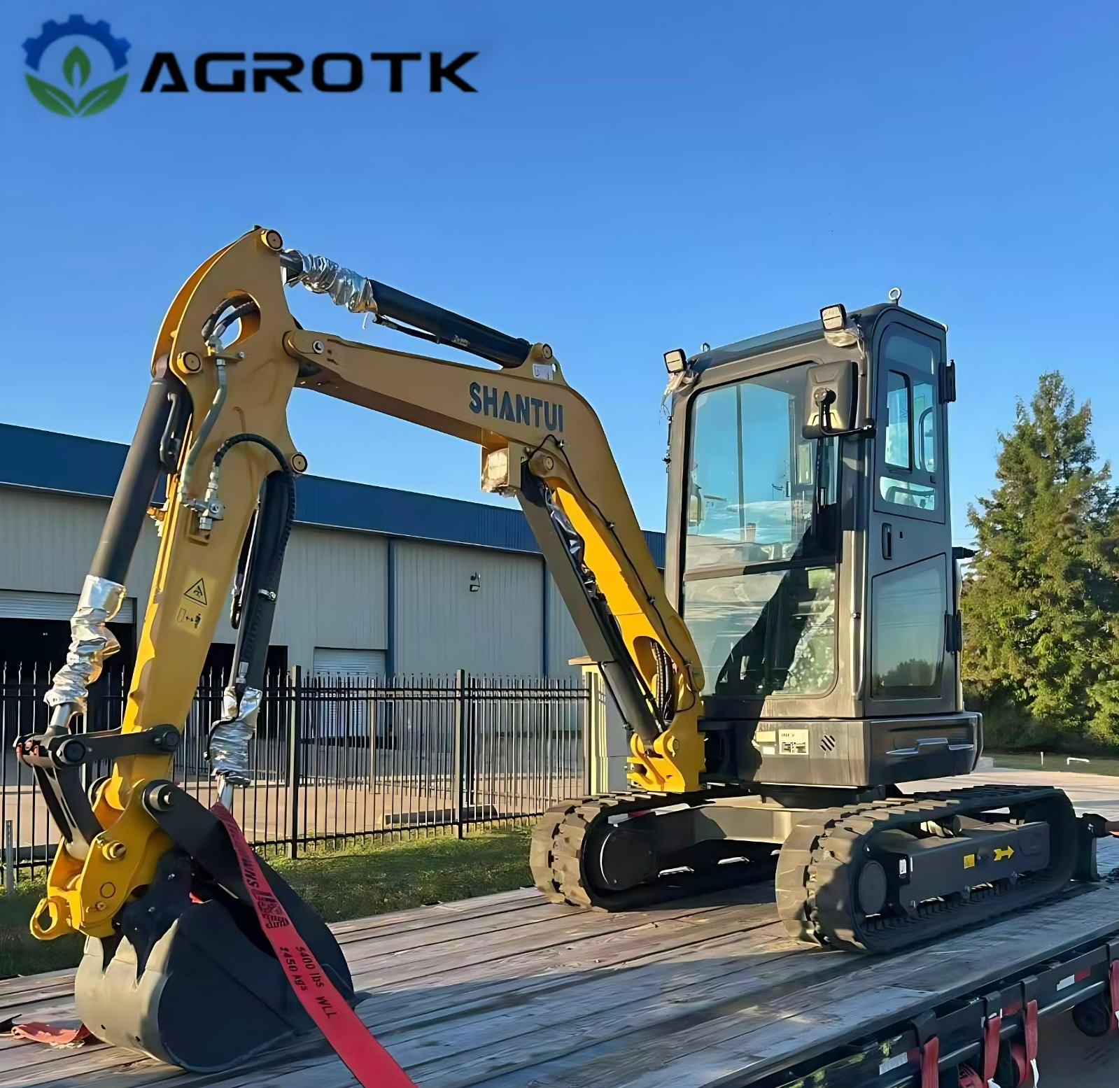2.8 Ton Yanmar Diesel Engine Mini Excavator Tracked Digger w/Side Swing SHANTUI