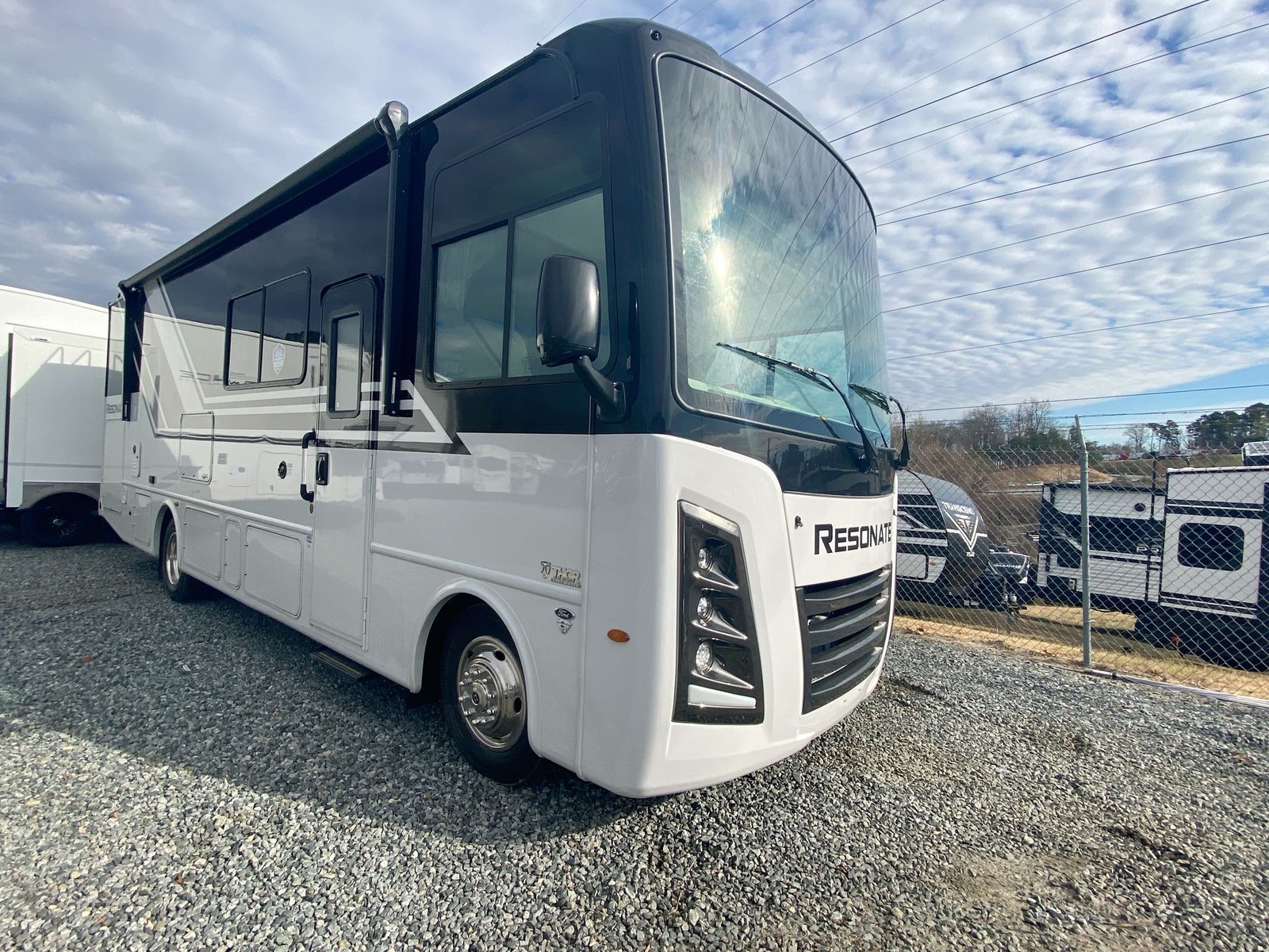 2026 Thor Motor Coach Resonate 29D
