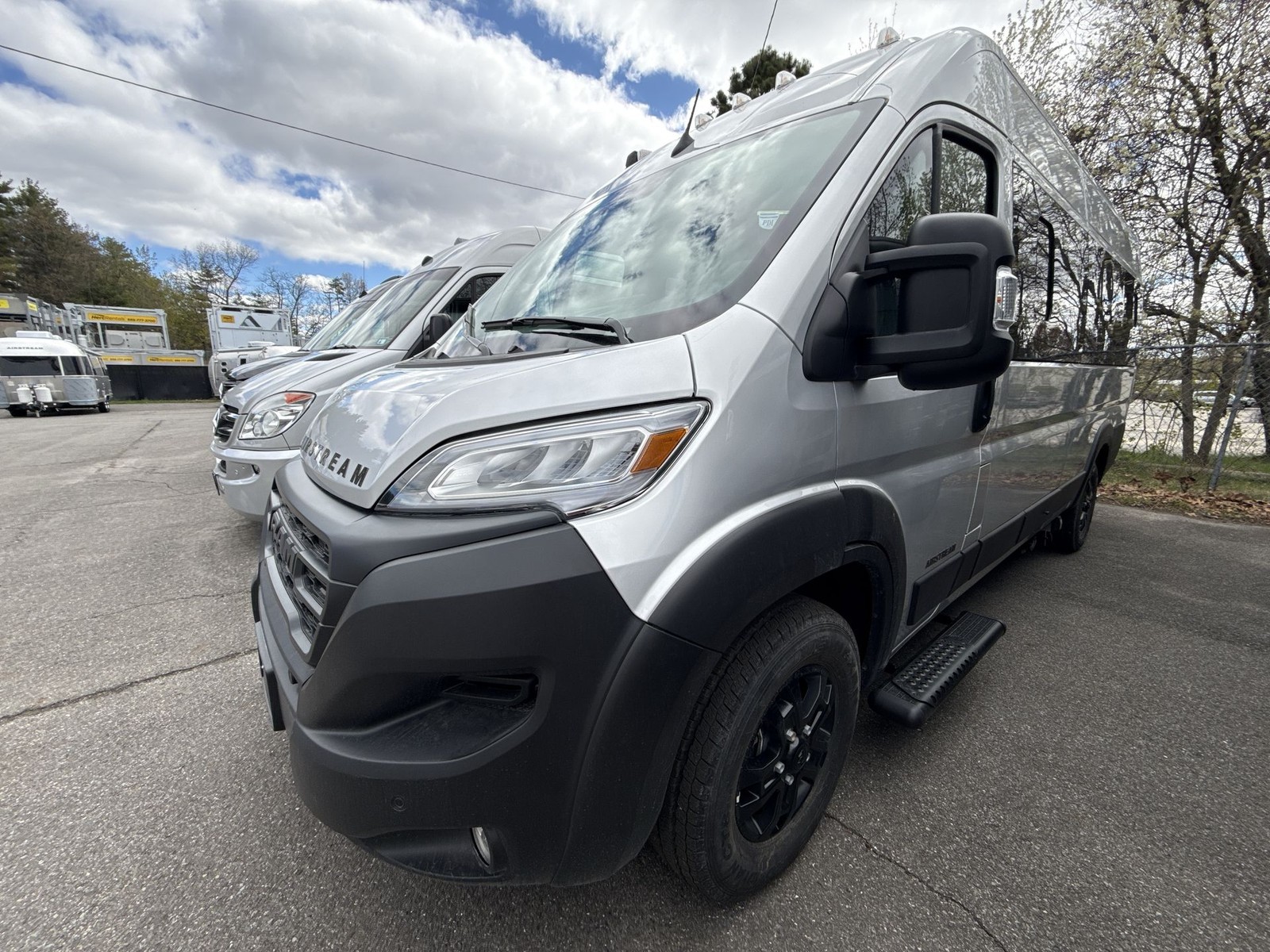 2026 Airstream Rangeline Rangeline