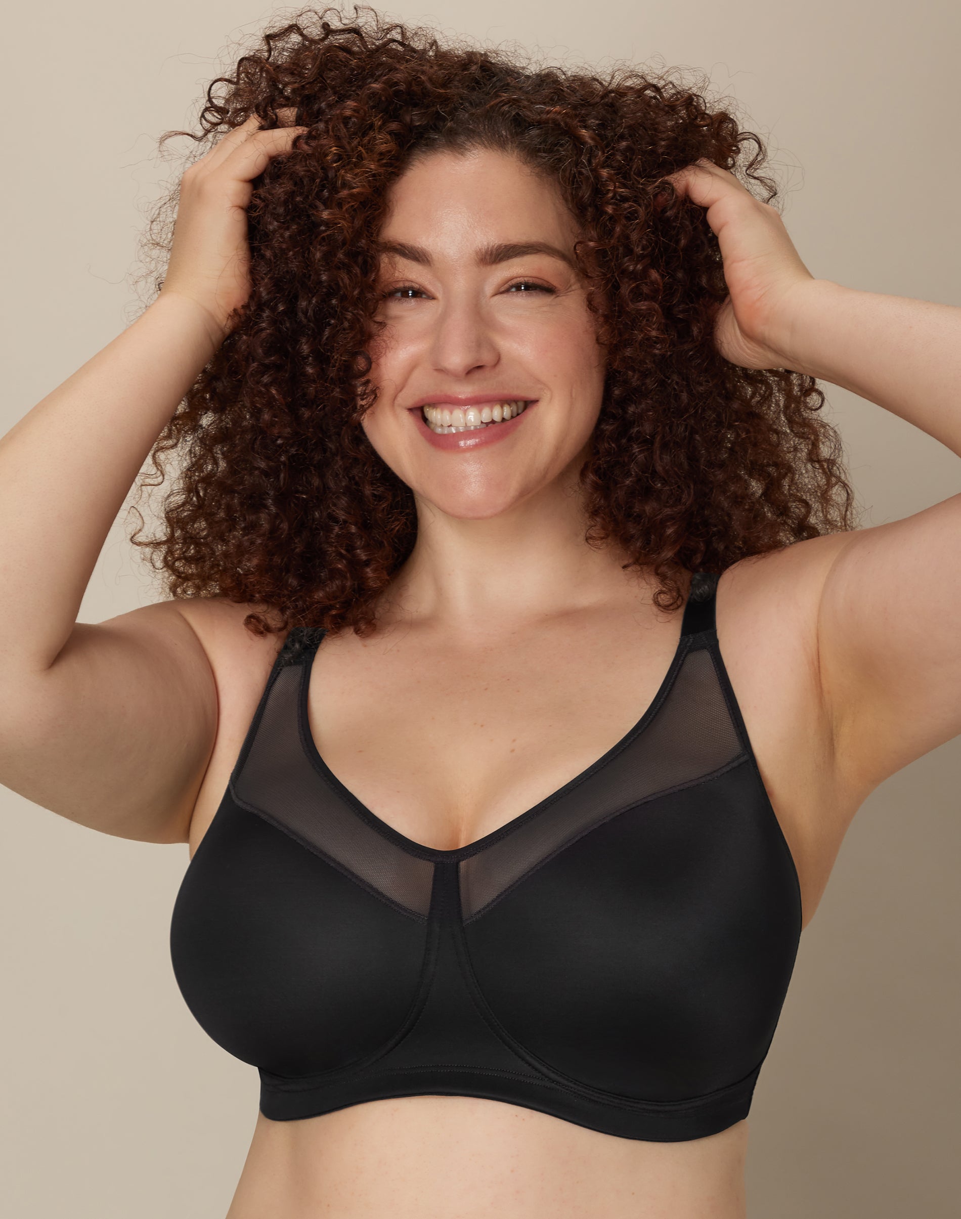 Playtex Women’s 18 Hour Smoothing Minimizer Wireless Bra – Full Coverage – Moisture-Wicking Black 44C