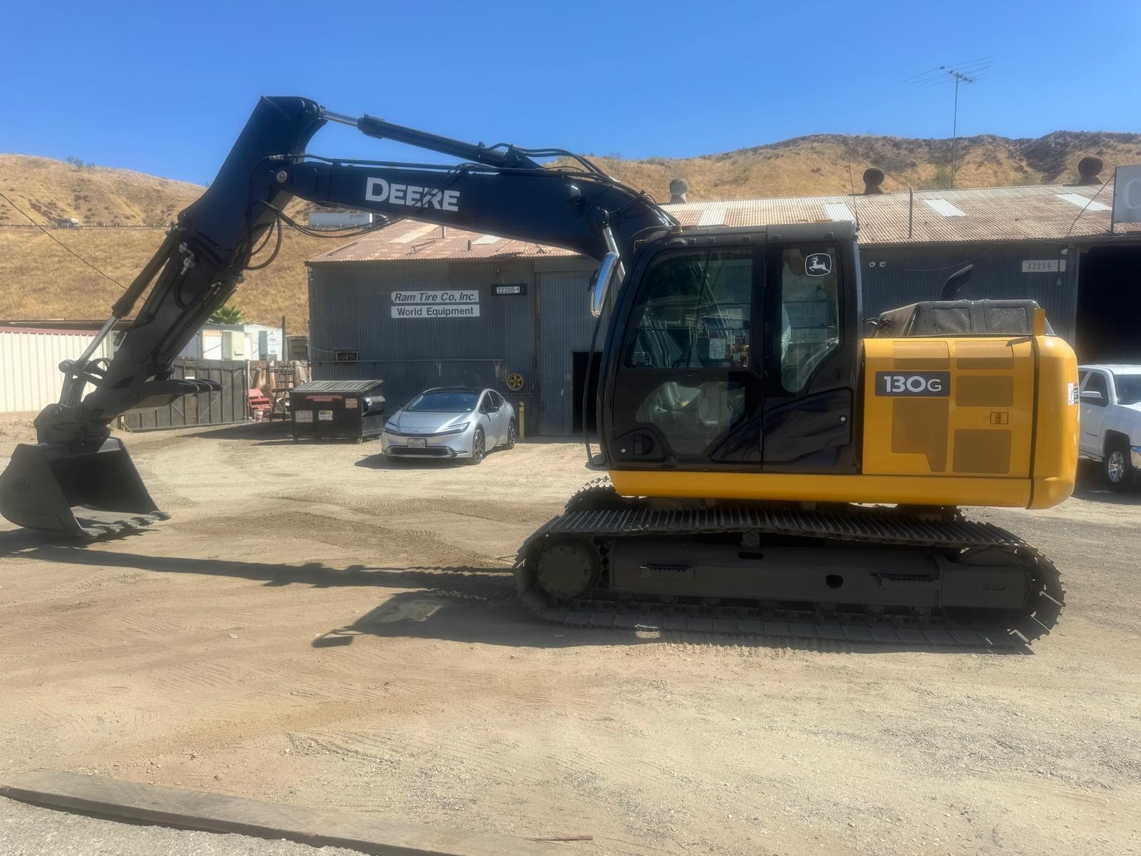 JOHN DEERE 130G EXCAVATOR , LOW HOURS, AC ,QUICK COUPLER, POWER TUMB, VERY CLEAN