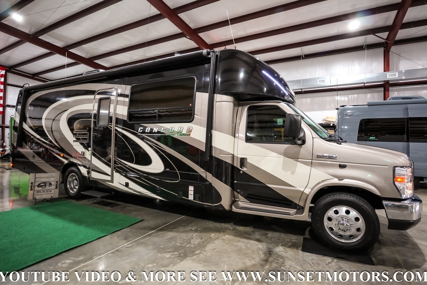 2018 COACHMEN CONCORD 300 TS NEW TIRES & BATTERIES EXCELLENT CONDITION SEE WALK