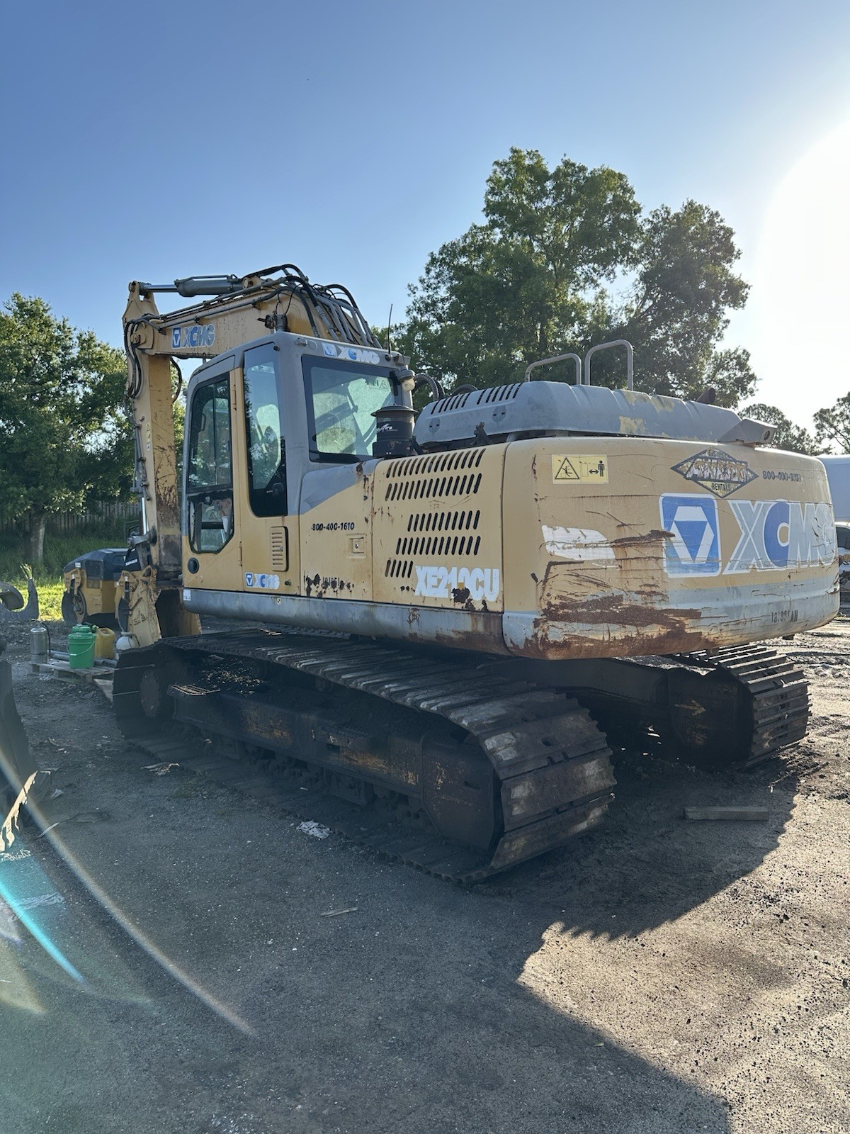 2016 Xcmg XE210C Excavator ￼