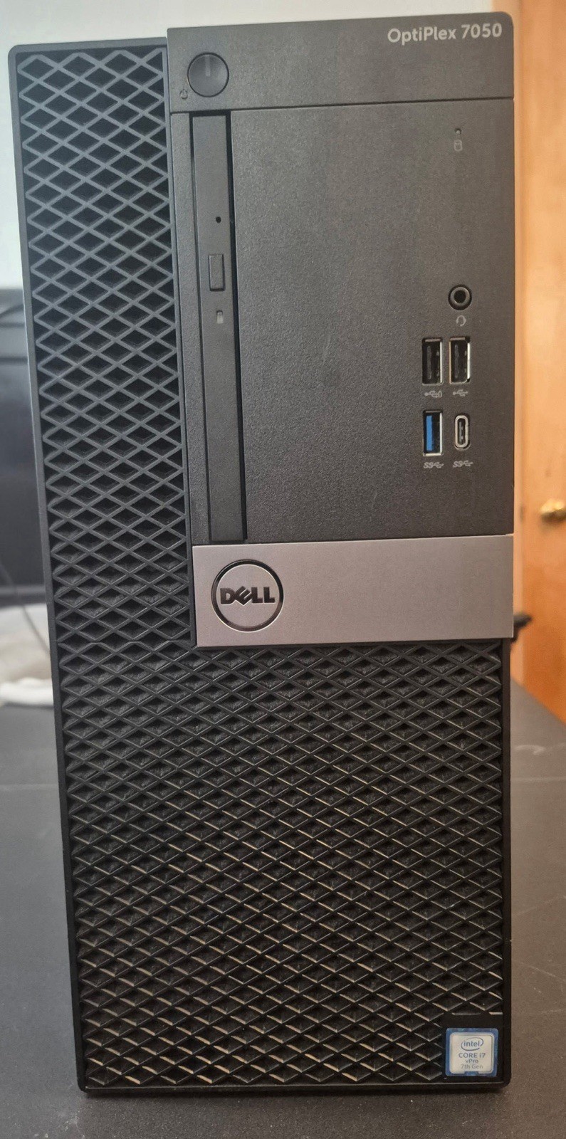 Dell Optiplex 7050, i7-7700 3.6ghz, 8GB, AMD Radeon GPU, No Harddrive