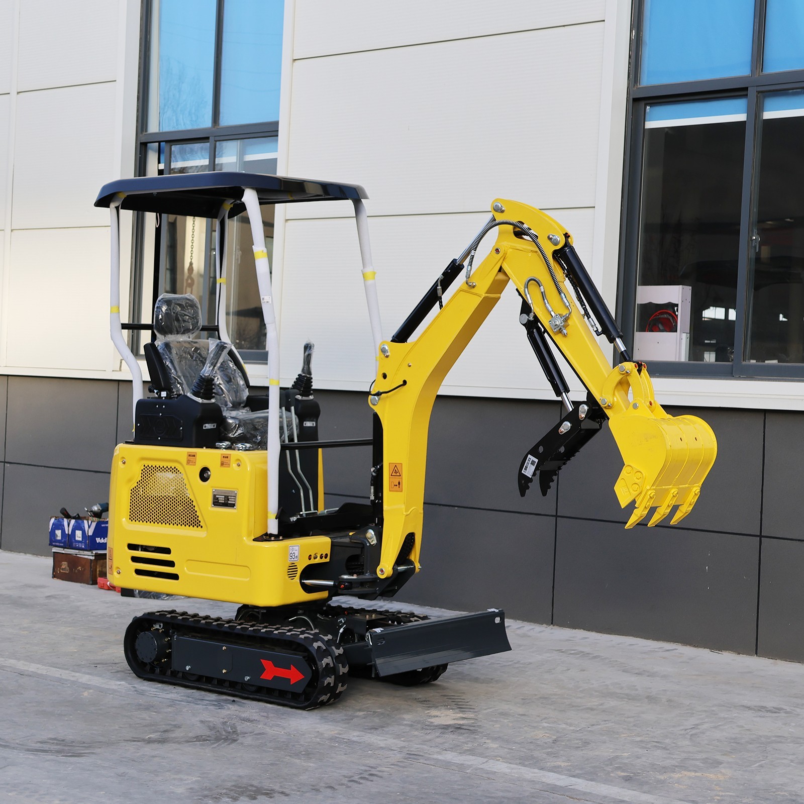1.8TON Mini Excavator Kubota Engine Side Swing & Extendable Tracks TX pick up