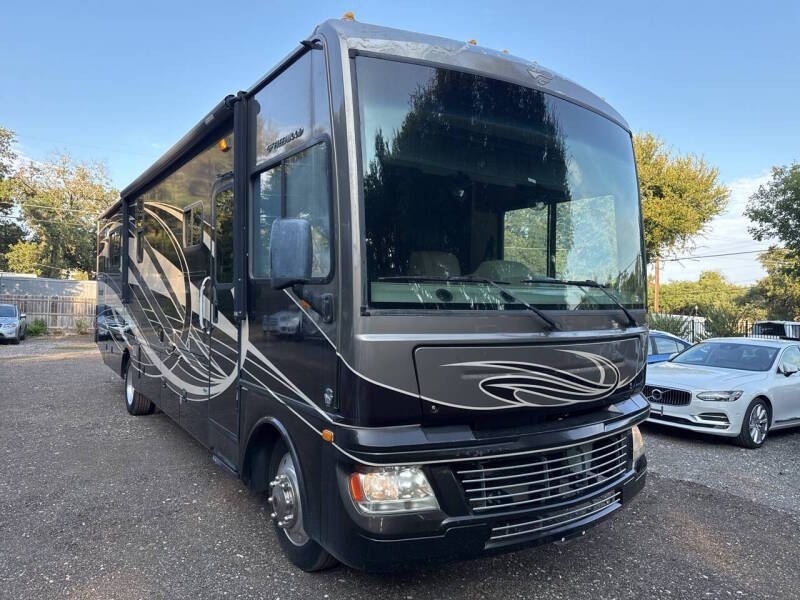 2014 Fleetwood Bounder Ford Motorhome Classic RV 6.8L V10 15,054 Miles MINT COND