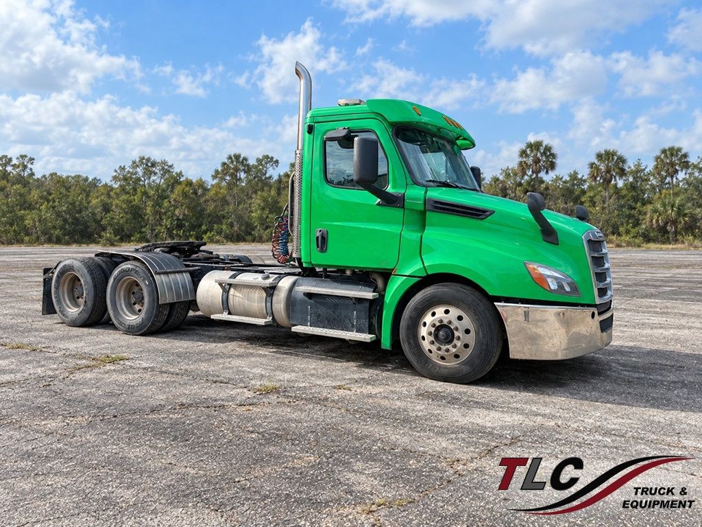 2019 Freightliner Cascadia 126 6×4 T/A Day Cab Truck Tractor